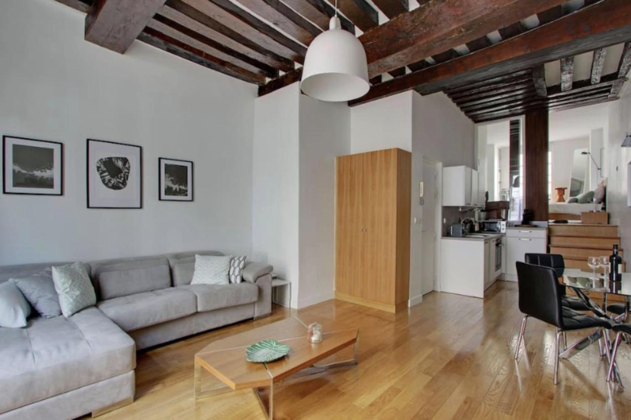 パリLuminous Loft In Saint-Germain Des Presアパートメント エクステリア 写真